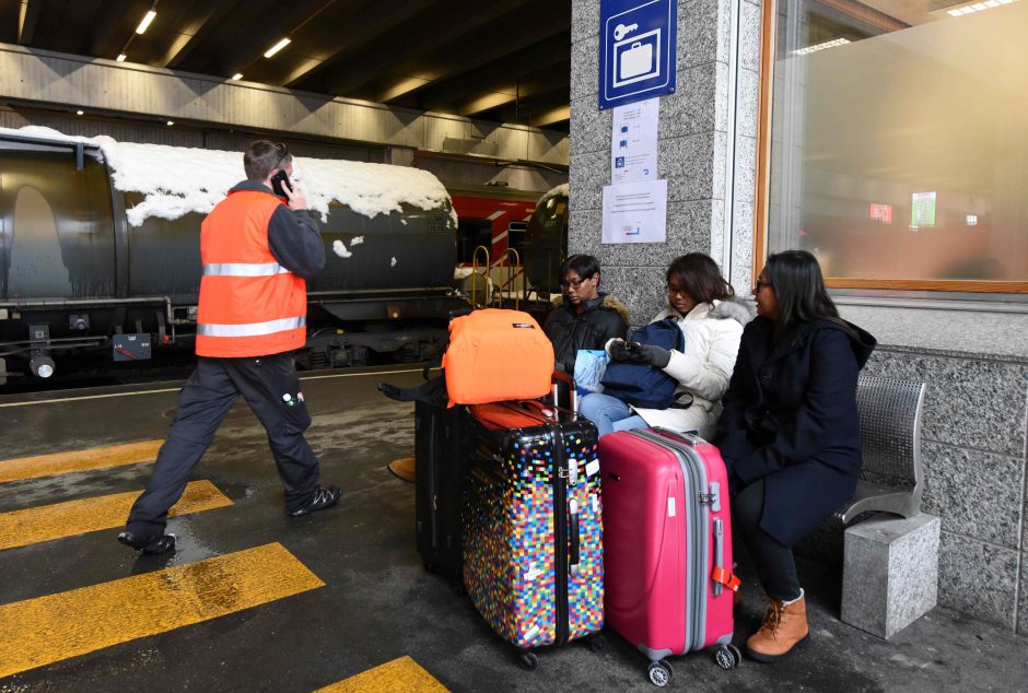 Šveicarijos Alpių kurorte įstrigo 13 tūkst. turistų