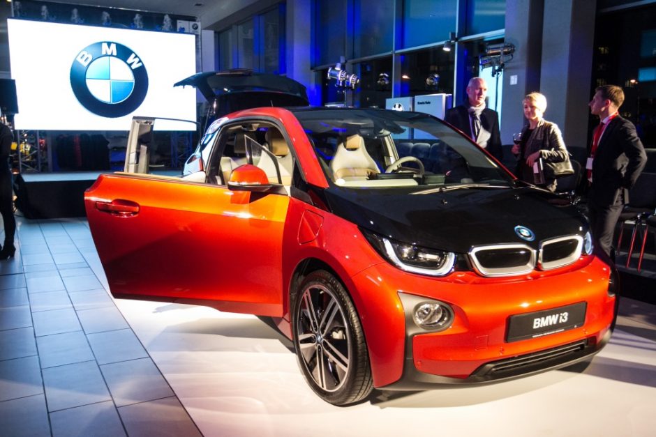 BMW koncerno viceprezidentas Vilniuje pristatė BMW ateities automobilių technologijas