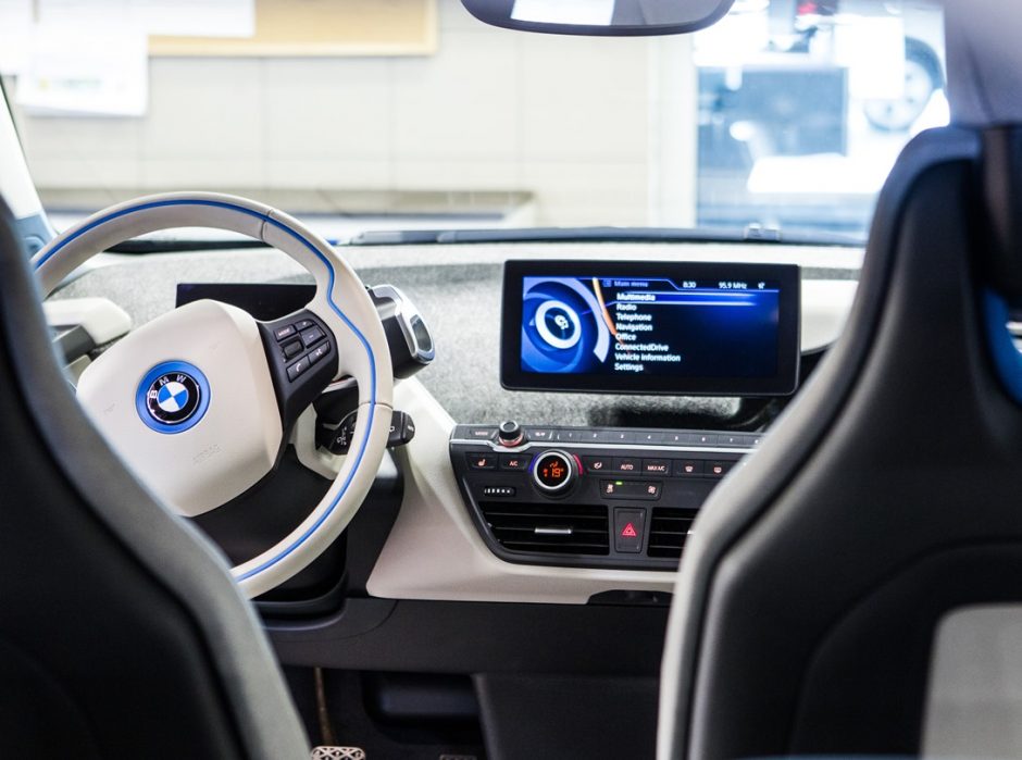 Atidarytas pirmasis Lietuvoje BMW „i“ serijos elektromobilių servisas