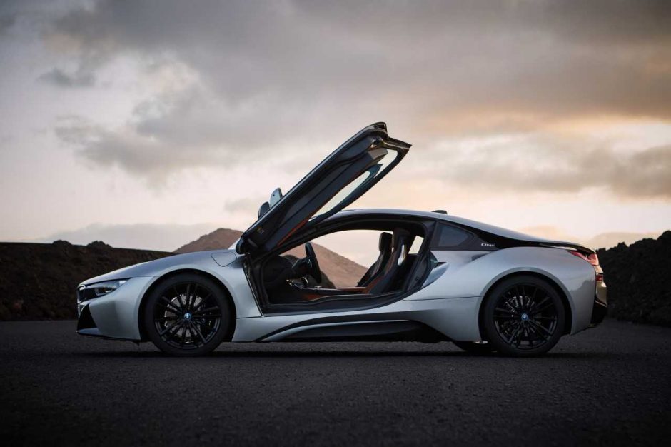 „BMW i8“ turės naują kėbulo tipą