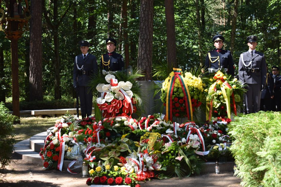 Legendinių lakūnų atminimas – ne tik paminkluose