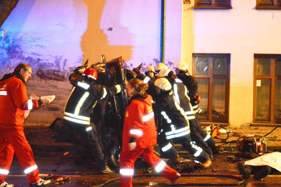 Mirtinose lenktynėse draugus pražudžiusiam klaipėdiečiui – treji metai nelaisvės