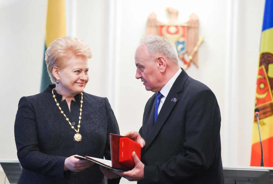 D. Grybauskaitei Moldovoje įteiktas ordinas