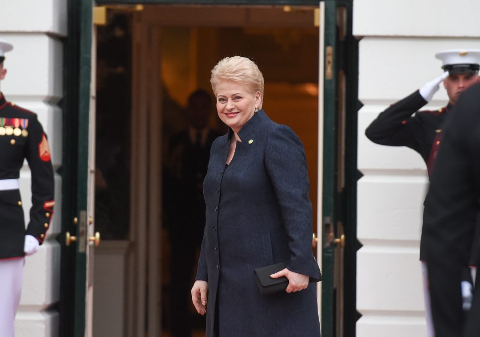 D. Grybauskaitė dalyvavo darbo vakarienėje Baltuosiuose rūmuose 