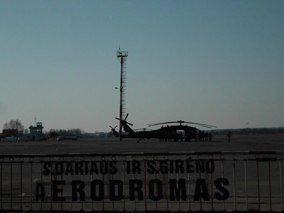 S. Dariaus ir S. Girėno aerodrome tūpė JAV sraigtasparniai