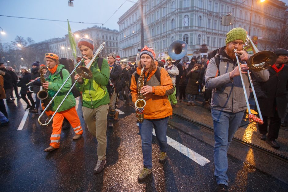 Austrijoje – protestas prieš naująją dešiniųjų vyriausybę