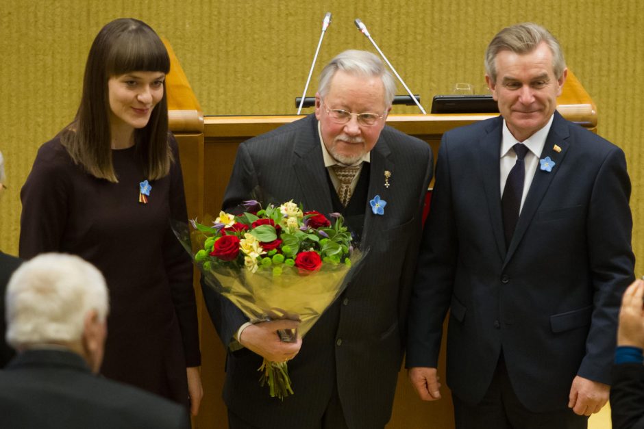 V. Adamkui ir V. Landsbergiui įteiktos Laisvės premijos