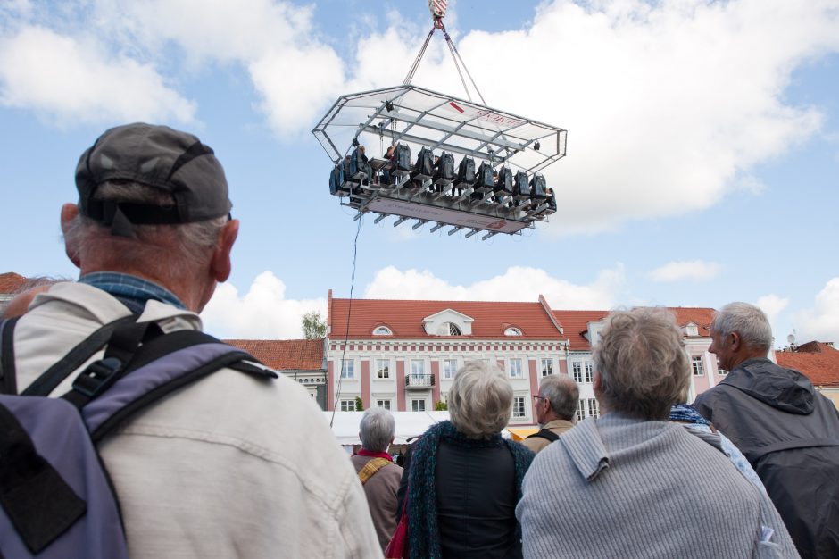 Į Vilniaus Rotušės aikštę grįžta dangaus restoranas