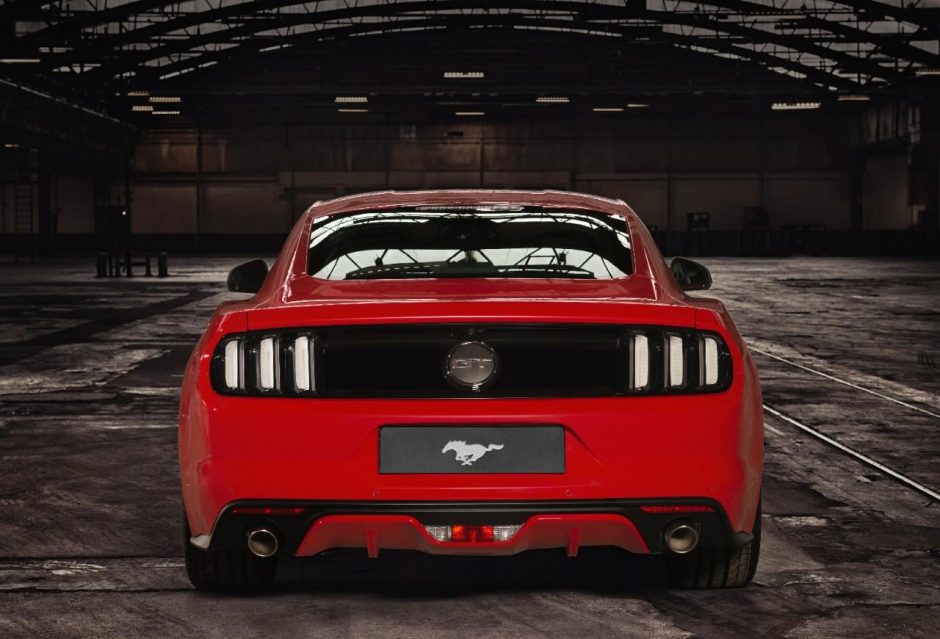 Europiečiai internete masiškai konstruoja savąjį „Ford Mustang“