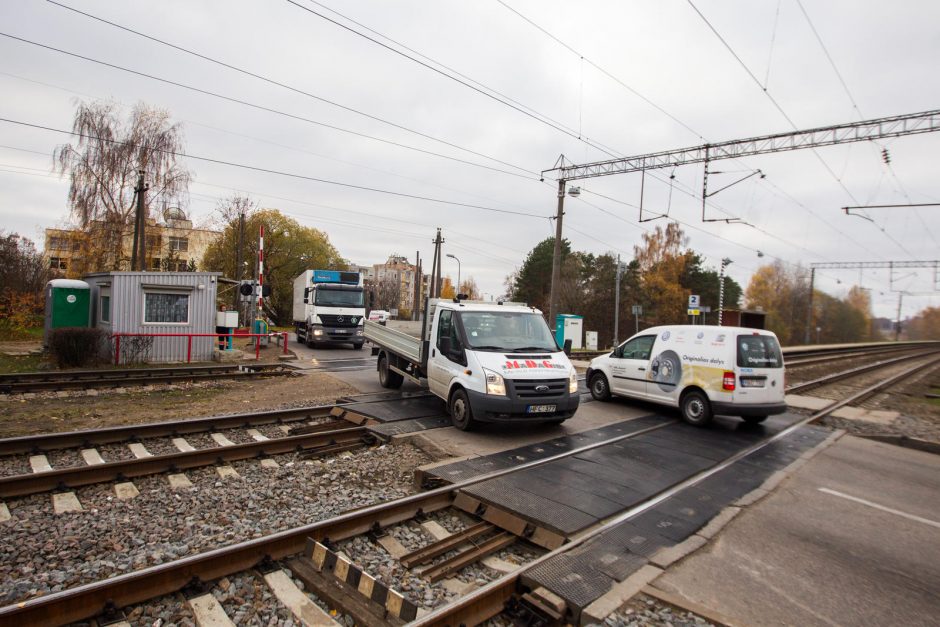 Greitieji traukiniai iš mirties taško pajudins aplinkkelį?