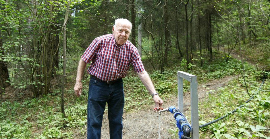 Šaltinio vanduo suskaldė vietos bendruomenę