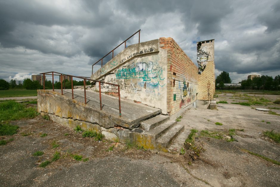 Griūvantis stadionas – ministerijos rankose