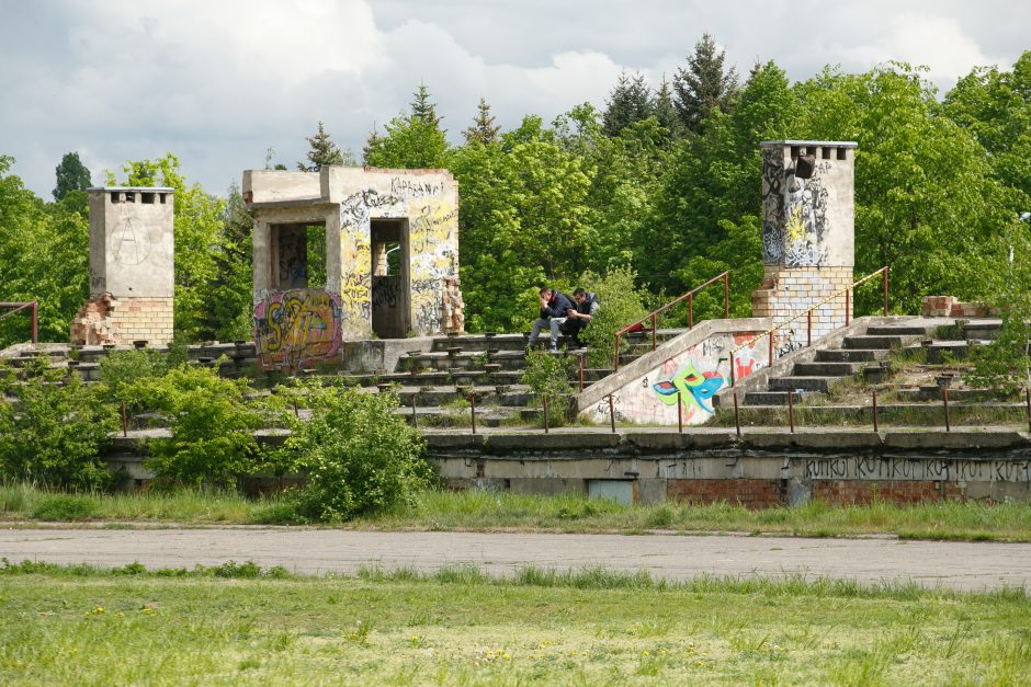 Griūvantis stadionas – ministerijos rankose