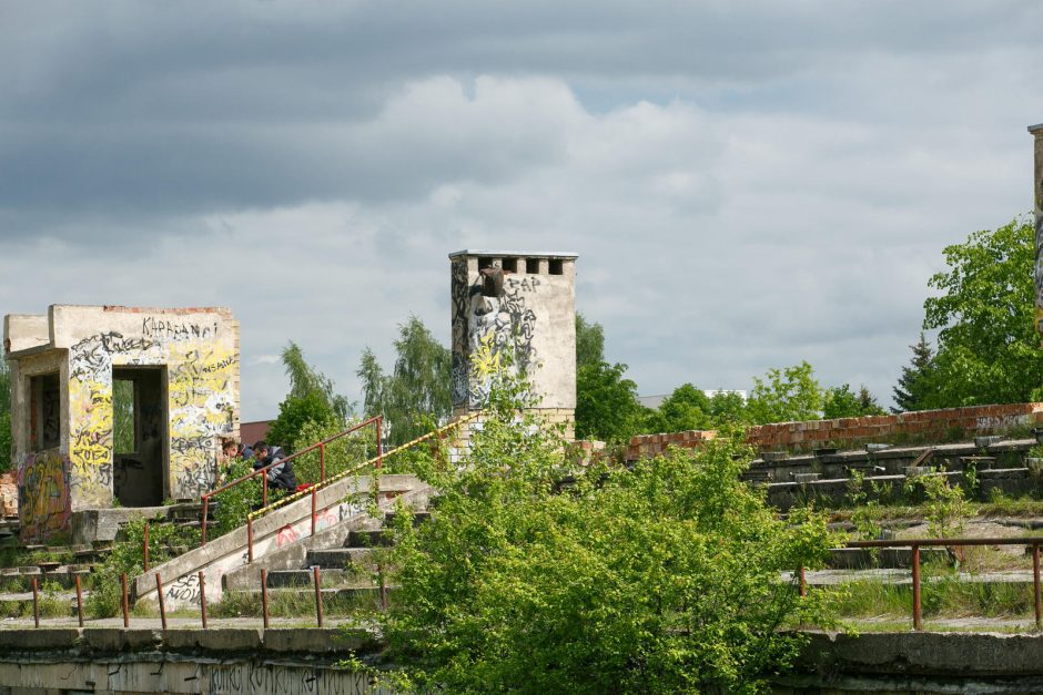 Griūvantis stadionas – ministerijos rankose