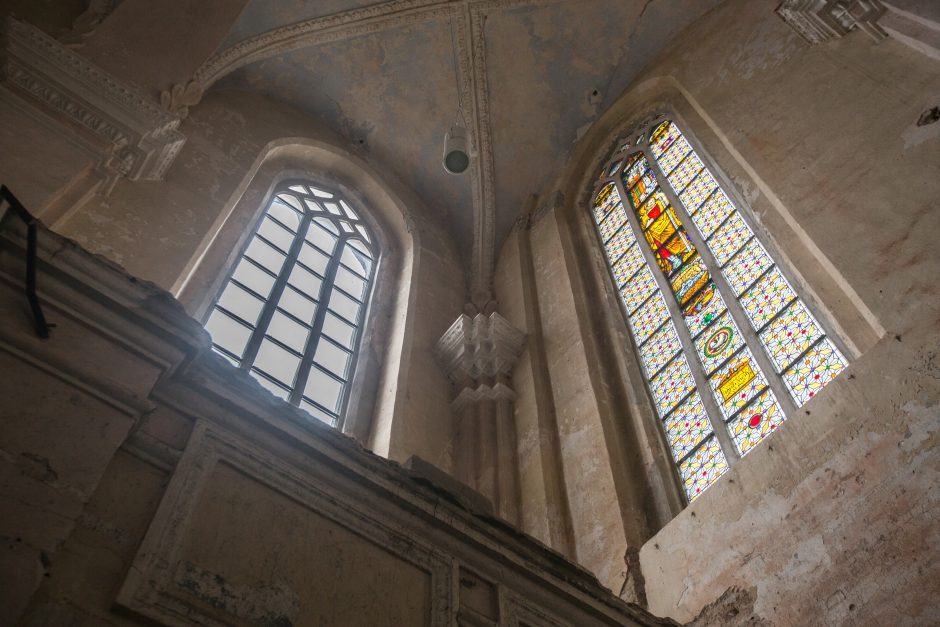 Šv. Jurgio Kankinio bažnyčią papuošė dar vienas vitražas