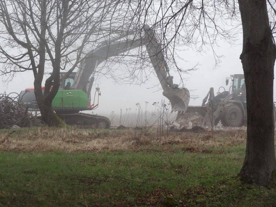 Aleksote nugriovė paveldo saugomą angarą