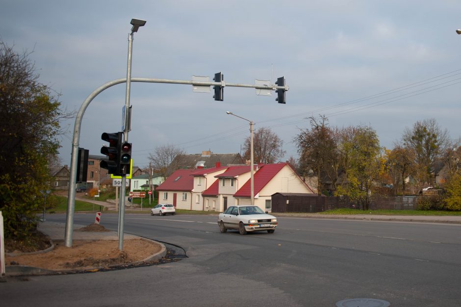 Nauji šviesoforai: padeda ar trukdo?