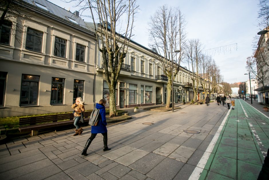 Kodėl Kaune nyksta atminties ženklai garsiems teatralams?