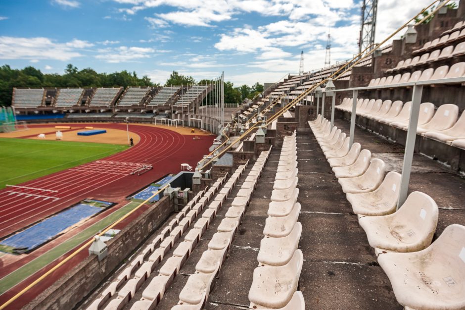 Teismo sprendimas stabdyti darbus stadione prieštarauja įstatymams?