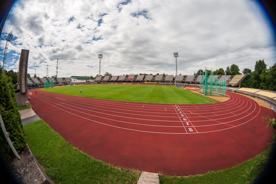 Teismo sprendimas stabdyti darbus stadione prieštarauja įstatymams?