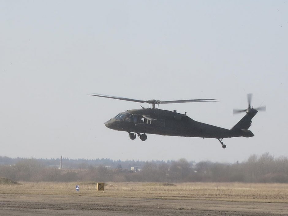 S. Dariaus ir S. Girėno aerodrome tūpė JAV sraigtasparniai