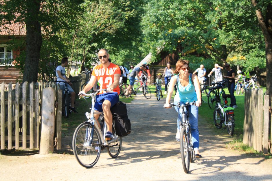 Kviečia dviračiais apkeliauti Lietuvos etnografinius regionus