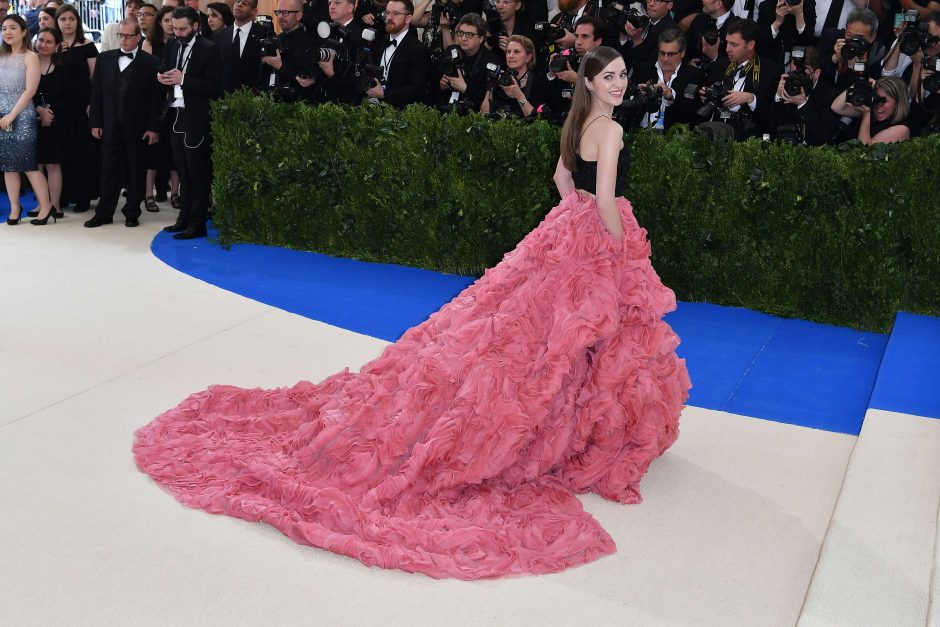 Metų pokylyje ir vėl sužibėjo Rihanna