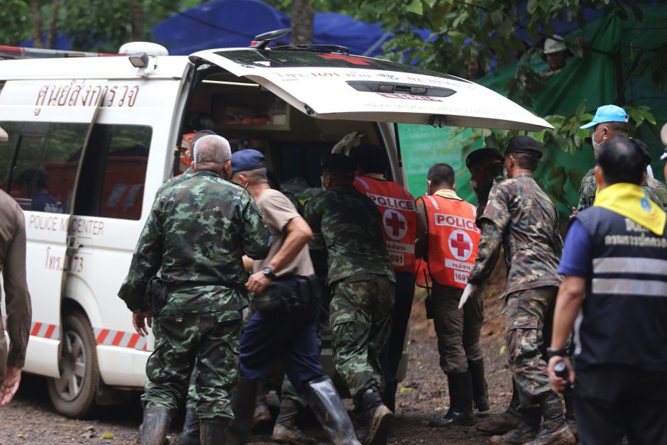 Tęsiama gelbėjimo operacija Tailando urve: iš viso išgelbėti aštuoni vaikai