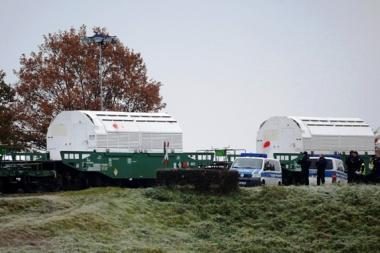 Vokietijoje kelią radioaktyviam kroviniui į saugyklą pastojo avių ir ožkų banda