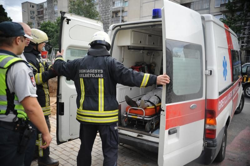 Iš įvykio vietos Vilniuje paspruko dvi moteris sužalojęs vairuotojas