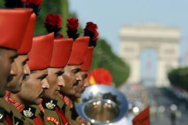 Prancūzija Bastilijos paėmimo dieną pagerbė Indiją