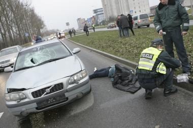 Kaune policininko sukeltoje avarijoje žuvo mokytoja (papildyta)