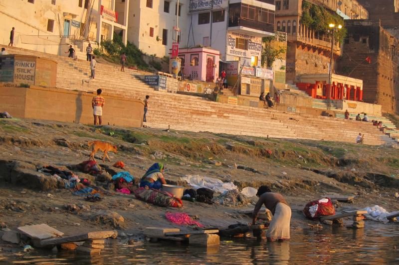 Indijoje dėl šveicarų turistės išžaginimo prisipažino penki kaimiečiai
