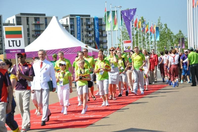 Olimpiniame kaimelyje pakelta Lietuvos vėliava