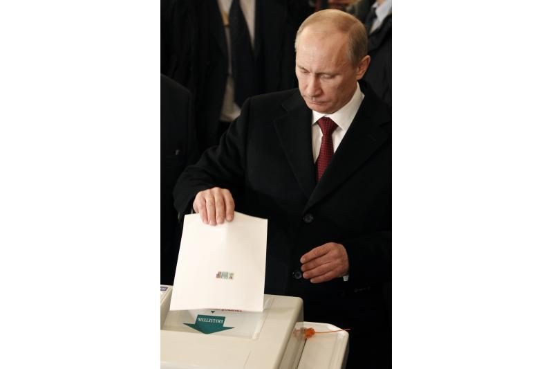Vladimiras Putinas balsavo Lenino prospekte