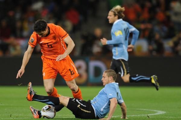 Į finalą keliauja olandai, rezultatu 3:2 įveikę Urugvajų