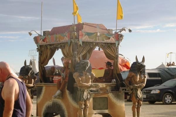 Lietuviai „Burning Man“ festivalio dalyvius vaišins bulviniais blynais