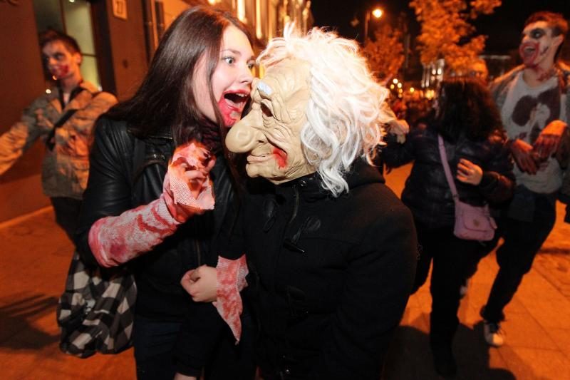 Zombių paradas trumpam pažadino snaudžiantį miestą