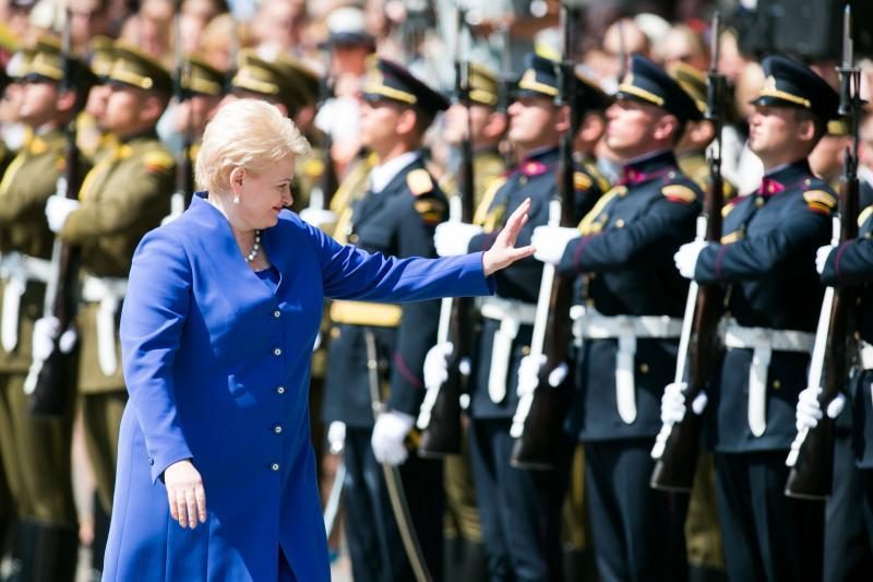 D. Grybauskaitė: NATO gynybos scenarijai turi būti nuolat atnaujinami