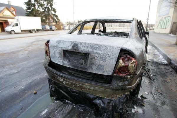 Vilniuje sudegė Kinijos ambasados automobilis (papildyta)