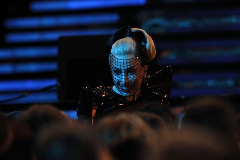 „Grammy“ apdovanojimų ceremonijoje triumfavo Adele 