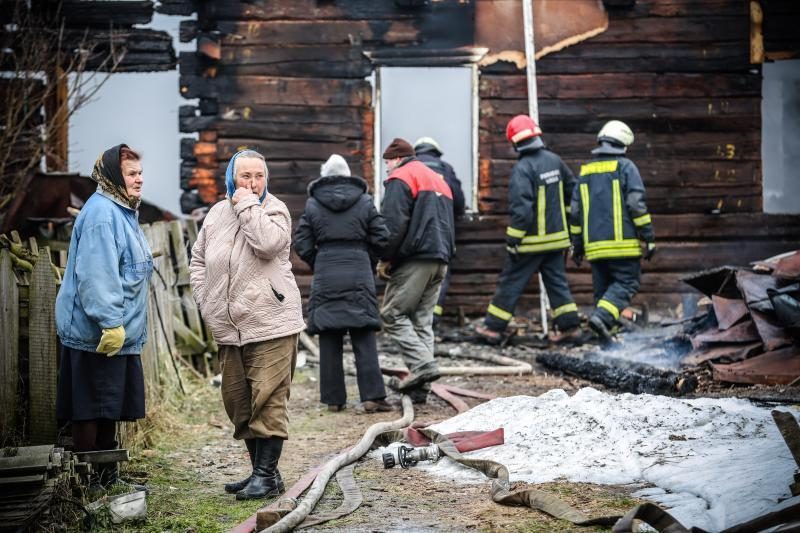 Gaisras Žiegždriuose: supleškėjo namas, senukas apdegė veidą
