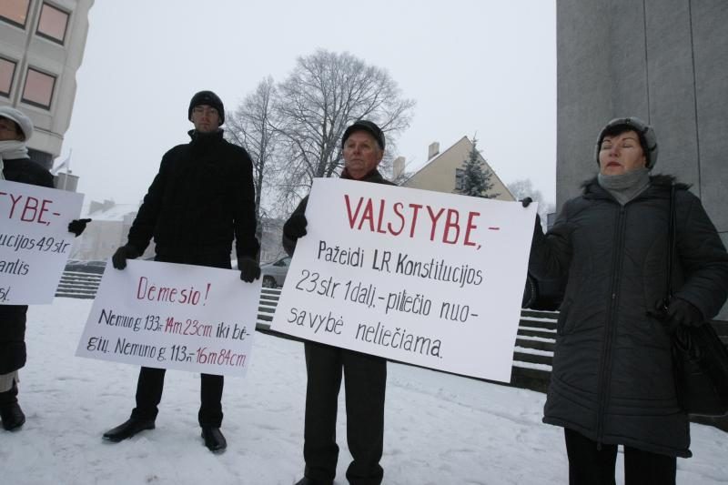 Prieš traukinių keliamą triukšmą – plakatais