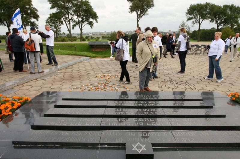 Už žydų žudynes atgailavo ir lietuviai, ir vokiečiai