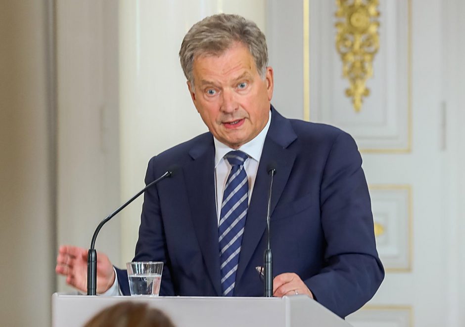 Suomijos prezidentas: Ukrainos krizė gali atnaujinti diskusijas dėl stojimo į NATO