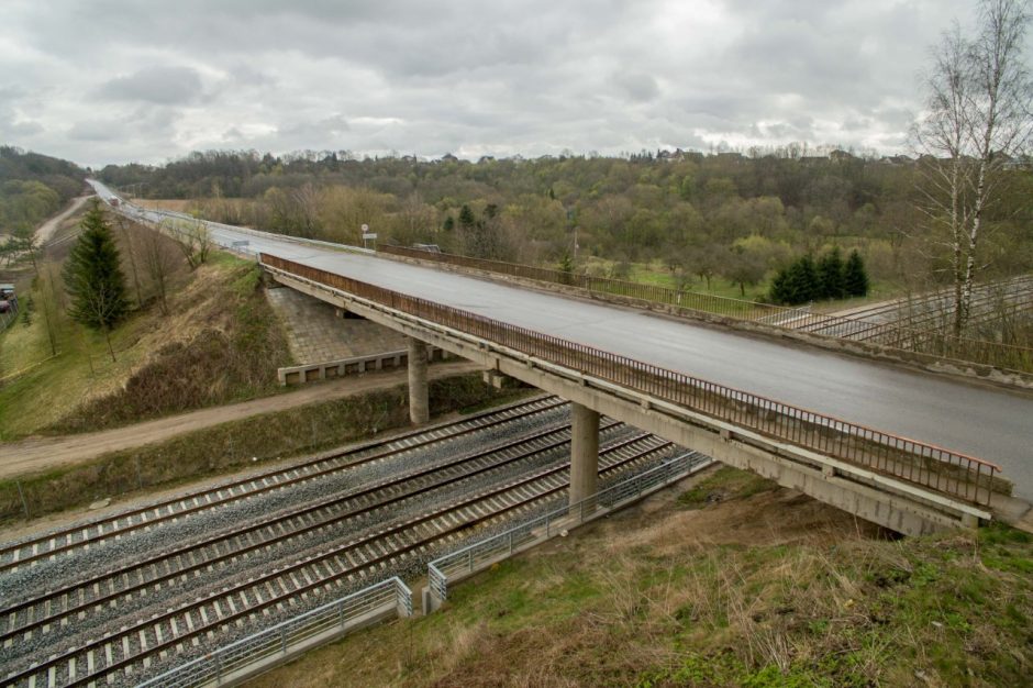 Kauno rajone kapitaliniam remontui uždaromas viadukas per geležinkelį