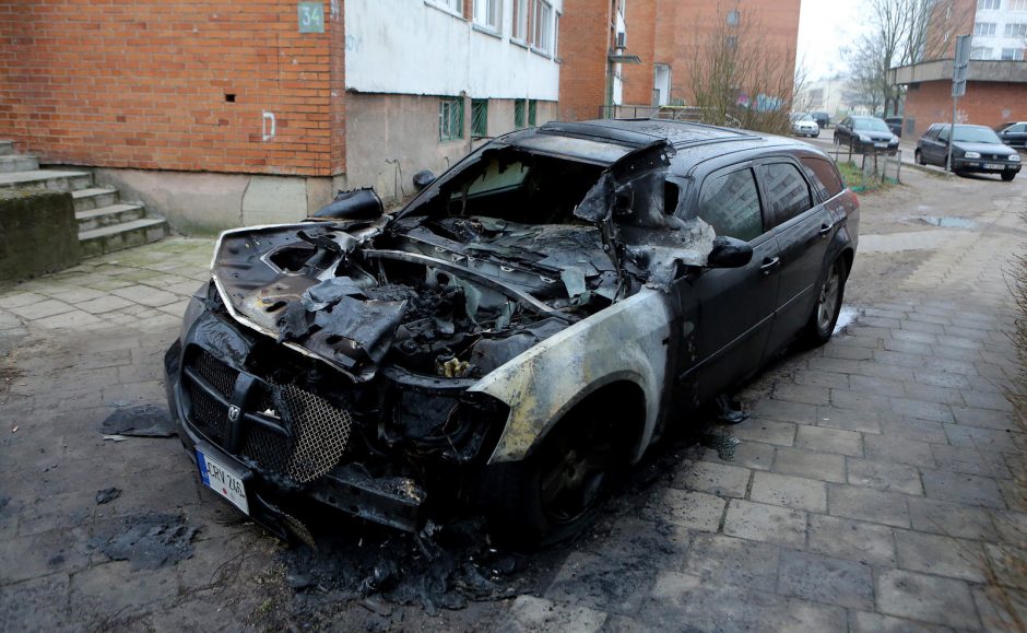 Naktį uostamiestyje sudegė automobilis