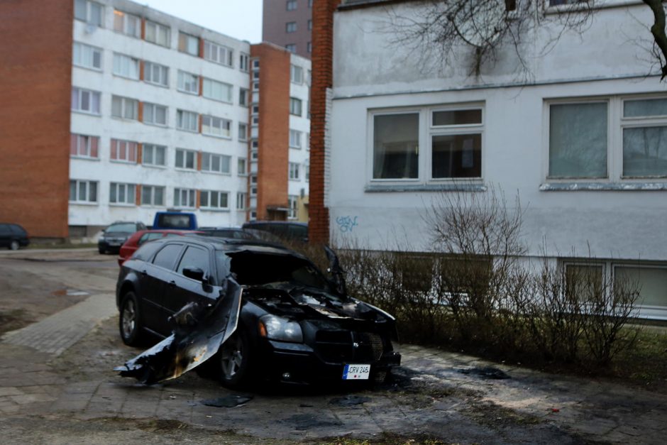 Naktį uostamiestyje sudegė automobilis