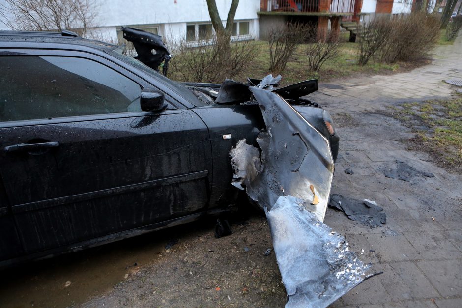 Naktį uostamiestyje sudegė automobilis