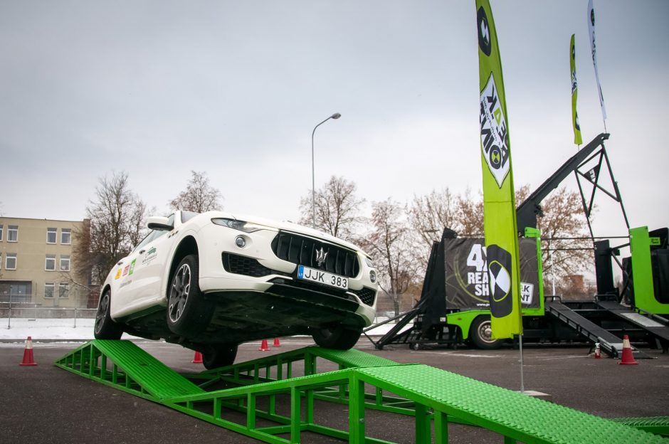 „Metų automobilio 2017“ visureigių rezultatai – iš bandymų poligono